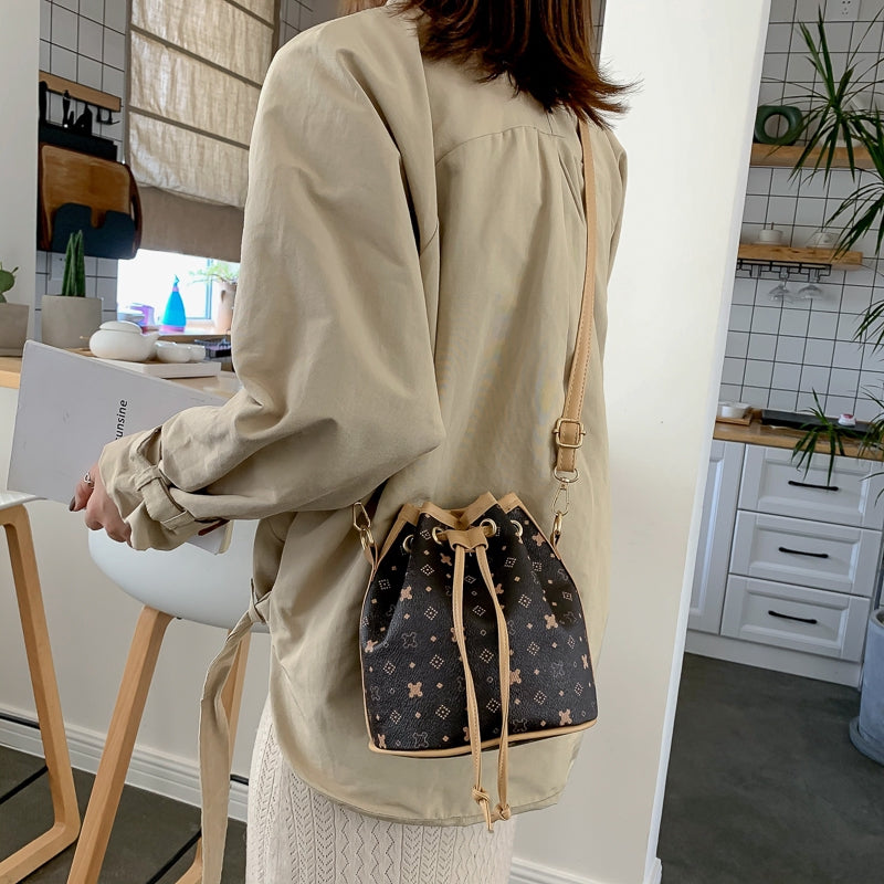 Presbyopic temperament bucket bag Korean version of Joker texture fashion shoulder Messenger bag