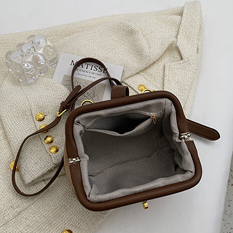 IELGY Women's korean style simple contrast color clip messenger bag
