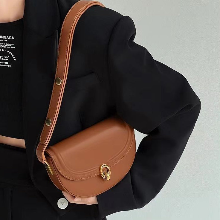 IELGY Korean style all-match lock buckle diagonal saddle bag women