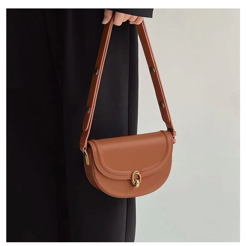 IELGY Korean style all-match lock buckle diagonal saddle bag women