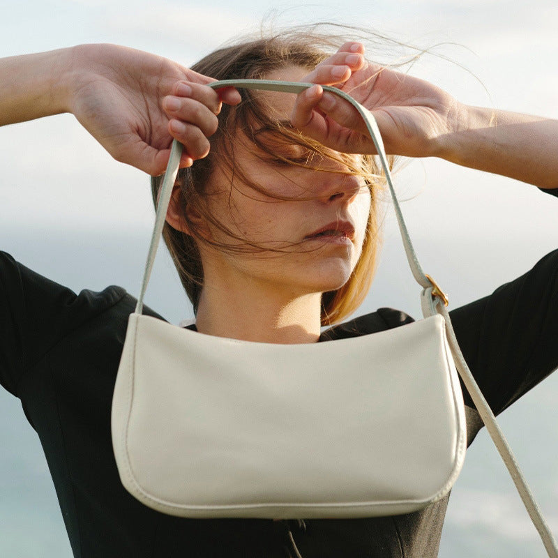 IELGY French stick underarm bag French one shoulder middle ancient bag hand bag female tide