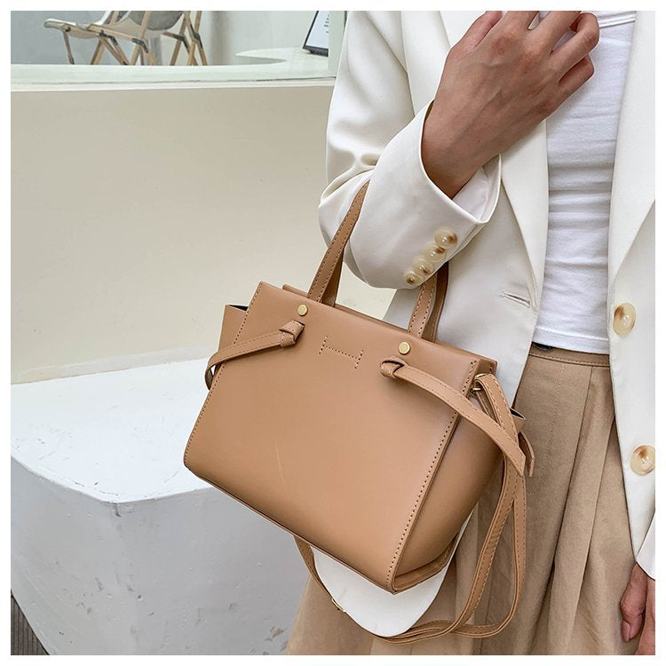 IELGY french simple design texture solid color temperament shoulder bag women