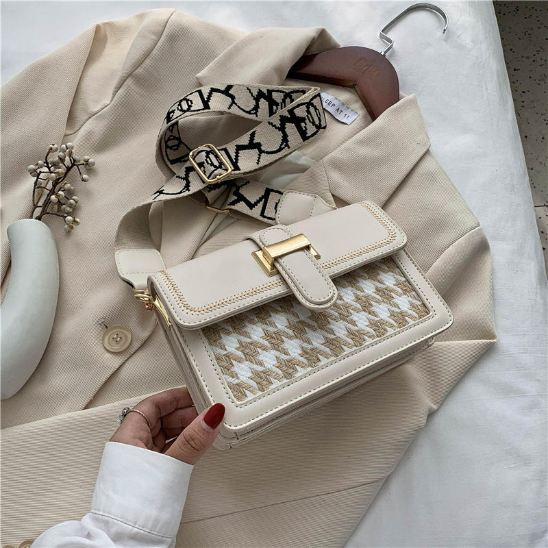 IELGY Western style simple houndstooth small square crossbody bag