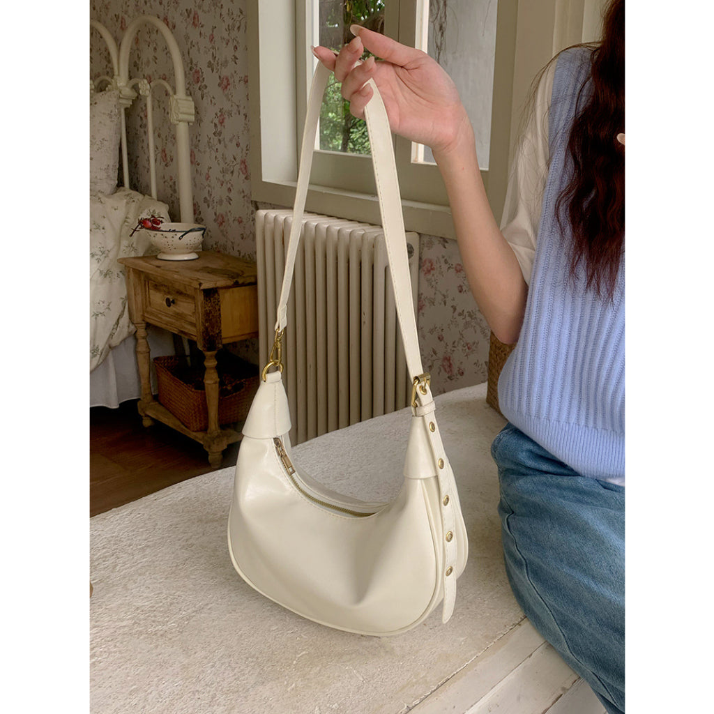 IELGY Texturized Niche Underarm Bag Women's Large Capacity Soft Leather Black Hot Girl Crossbody Bag All-match Dumpling Bag Trendy