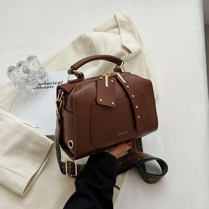 IELGY Autumn And Winter Bag Women Trendy Korean Version Of The Wild Crossbody Western Fashion Handle Box Bag