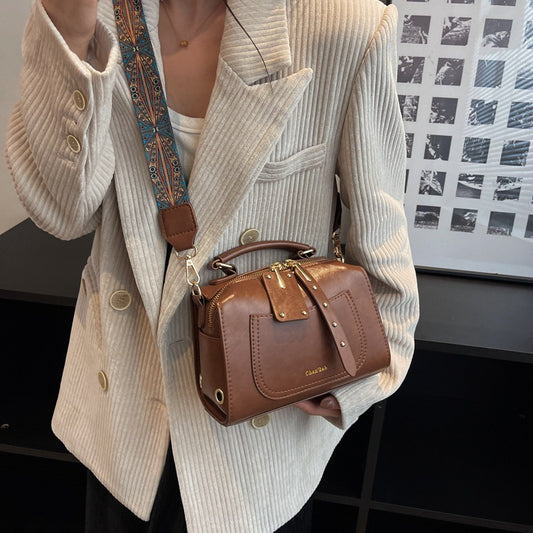 IELGY Autumn And Winter Bag Women Trendy Korean Version Of The Wild Crossbody Western Fashion Handle Box Bag