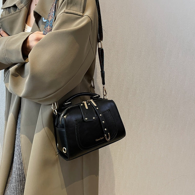 IELGY Autumn And Winter Bag Women Trendy Korean Version Of The Wild Crossbody Western Fashion Handle Box Bag