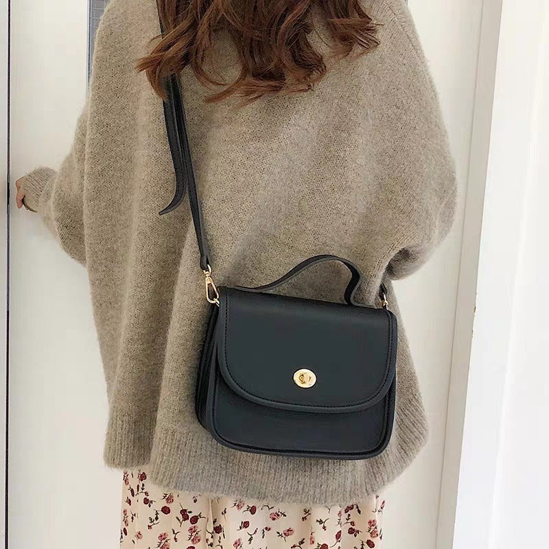 IELGY One shoulder Fashion Retro Black Simple Crossbody Women's bag Lock Portable