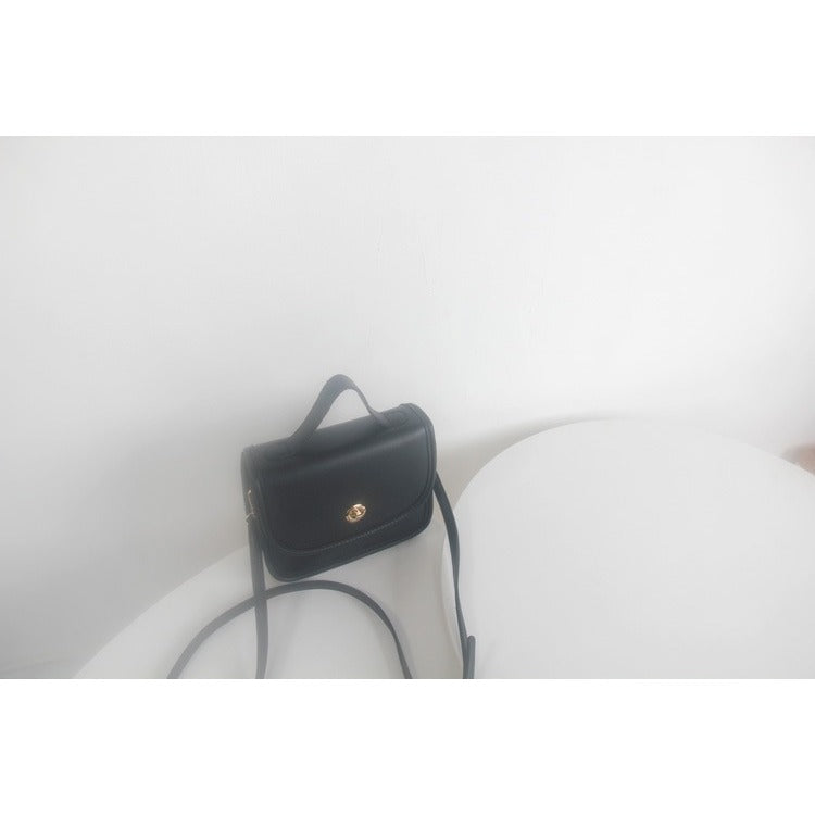 IELGY One shoulder Fashion Retro Black Simple Crossbody Women's bag Lock Portable