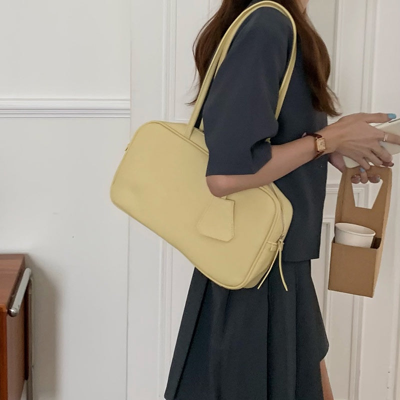 IELGY women's korean style casual zipper large capacity commuter shoulder bag