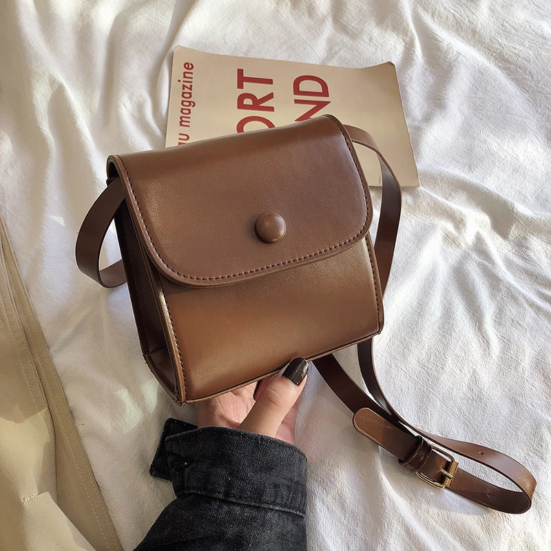IELGY Retro messenger bag Hong Kong style all-match square bag Korean version of simple solid color large capacity single shoulder