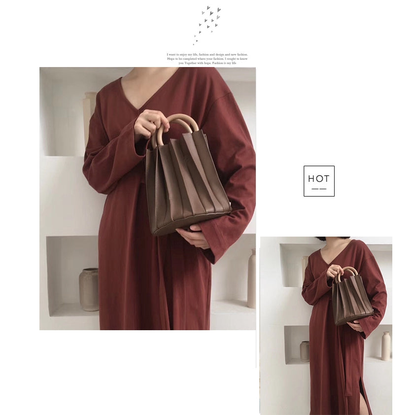 IELGY Korean three-dimensional pleated wooden ring bucket bag