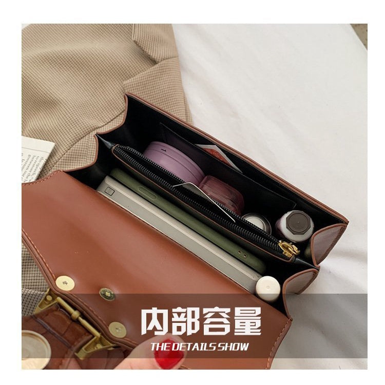 IELGY ins one-shoulder fashion chain portable small square bagshoulder crossbody women simple bag classic street fashion laptop shoulder bag for women
