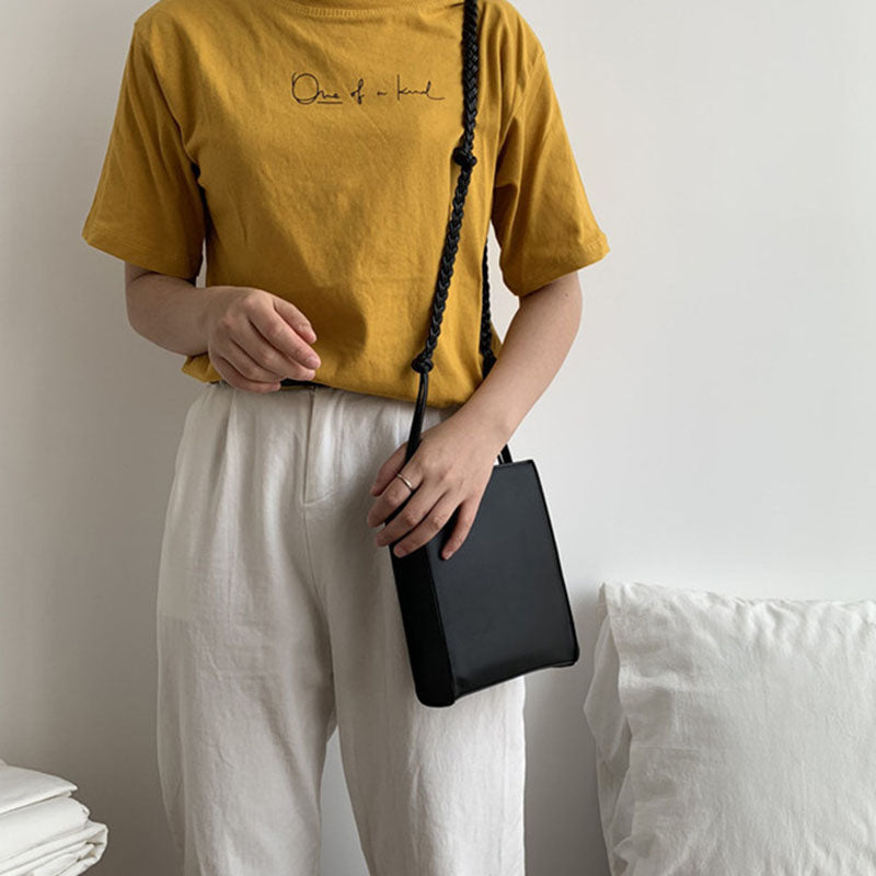 IELGY Diagonal Casual Simple Women's bag Korean version All-match Black Square Magnetic buckle One shoulder