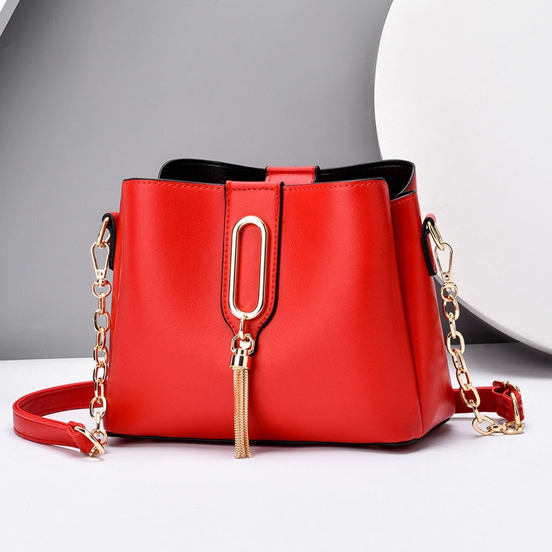 IELGY fashion solid color chain tassel personalized one-shoulder messenger bag
