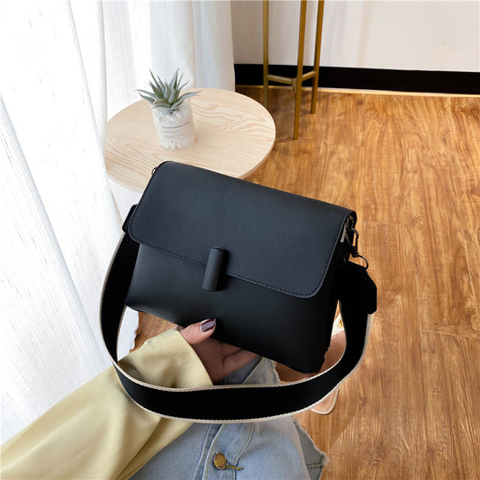 IELGY Women's bag square crossbody versatile casual PU simple fashionable black big