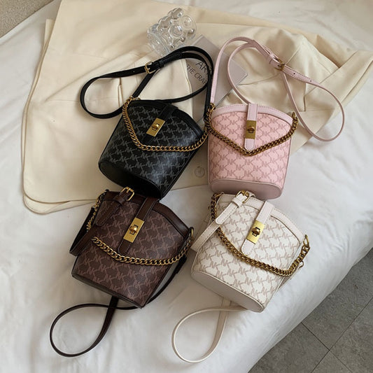 IELGY small pink retro niche design letter texture bucket messenger bag
