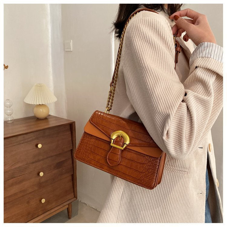 IELGY ins one-shoulder fashion chain portable small square bagshoulder crossbody women simple bag classic street fashion laptop shoulder bag for women