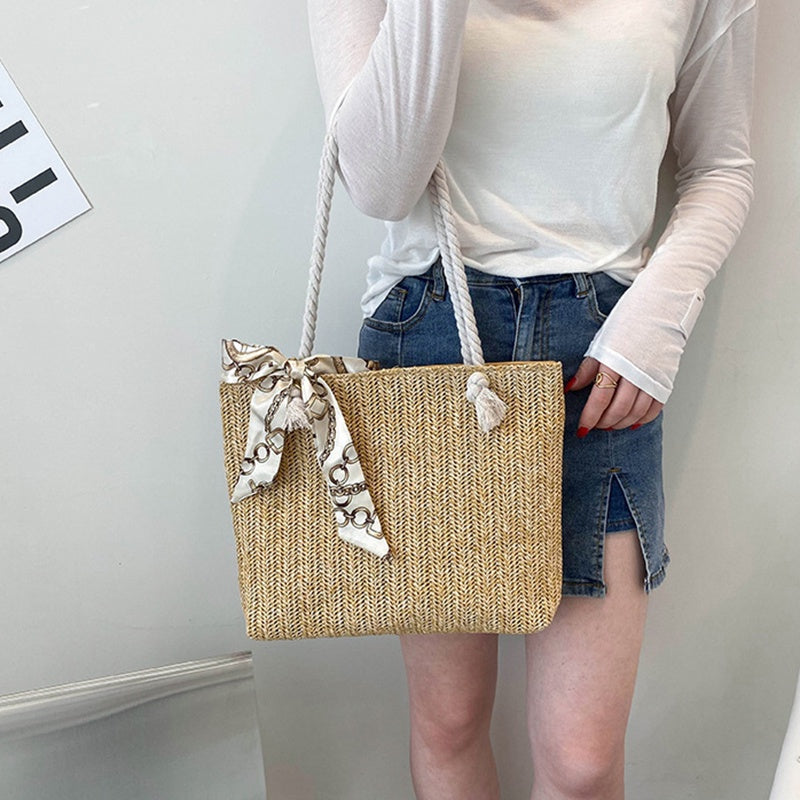 IELGY fairy style large-capacity bucket portable straw woven one-shoulder shopping bag