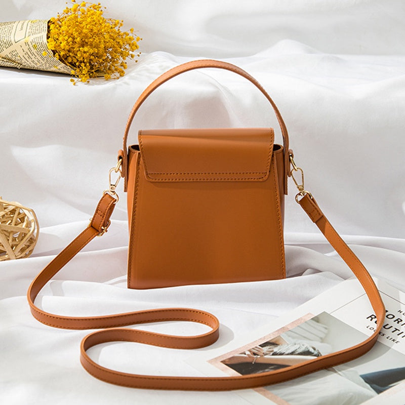 IELGY women's fashion one-shoulder messenger bag handbag Korean version