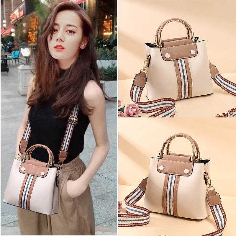 IELGY Fashion Stripe Korean Temperament Messenger Bag Simple Bucket Type