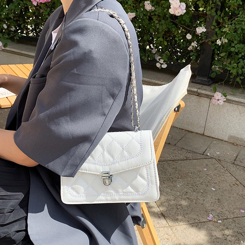 IELGY Korean version of the western style fashion rhombus small square bag texture chain messenger girl