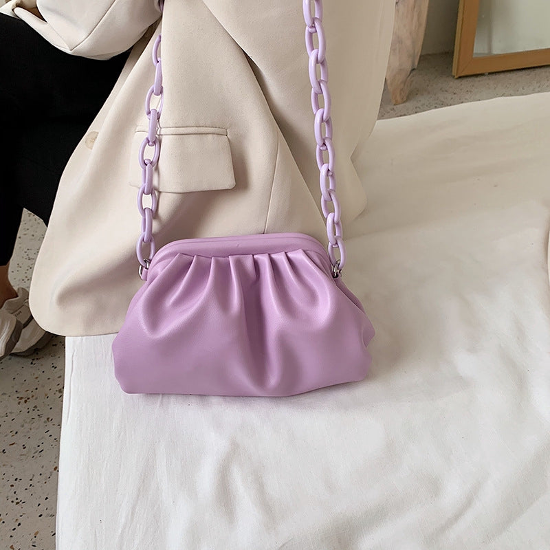 IELGY The Korean version of leisure fashion clouds clip buckle shoulder Messenger bag is new