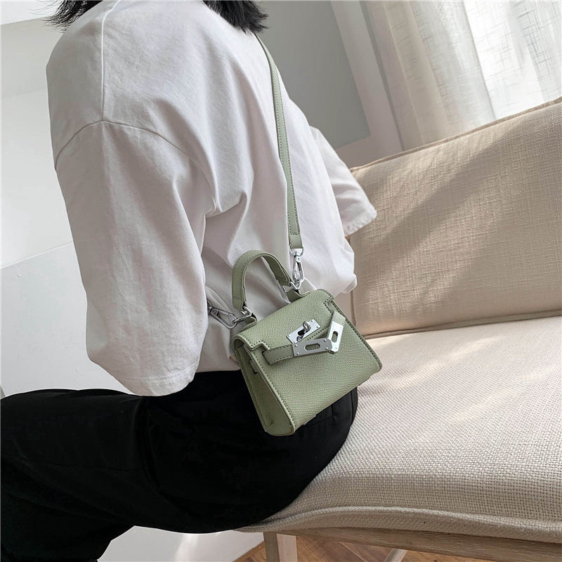 IELGY  Korean one-shoulder bag fashion hand-held oblique satchel small bag tide