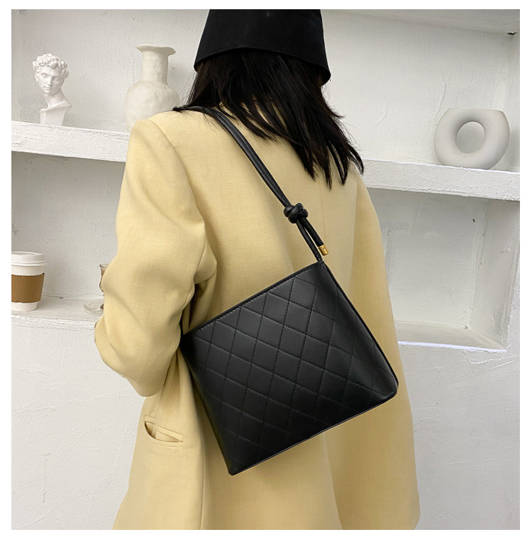 IELGY Women's bag solid color Retro All-matching one shoulder underarm bag rhombus popular fashion crossbody