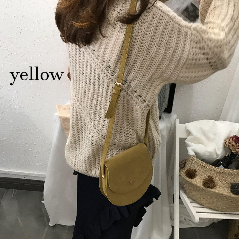 Wide-band solid-color flip semi-circular Messenger bag