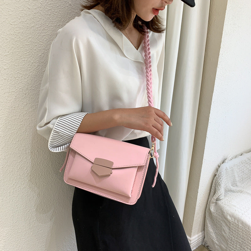IELGY simple shoulder bag female wild ins messenger bag fashion small square bag