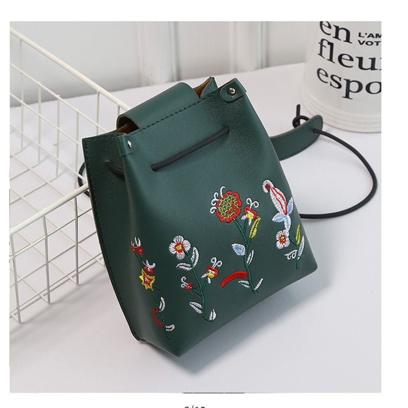 IELGY Mini embroidered bucket bag shoulder bag