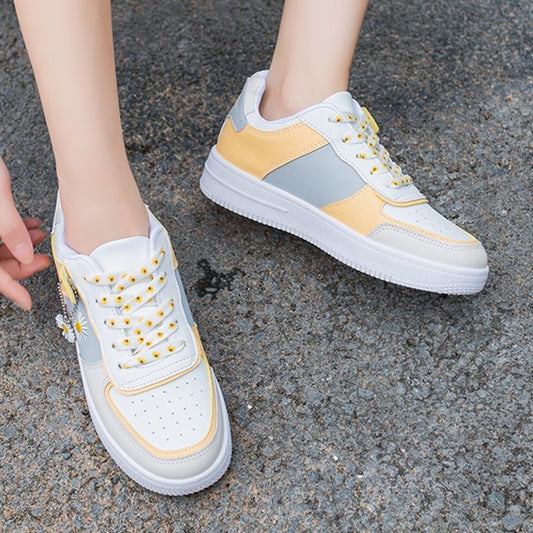 IELGY fashion ladies small daisy breathable port style casual white shoes