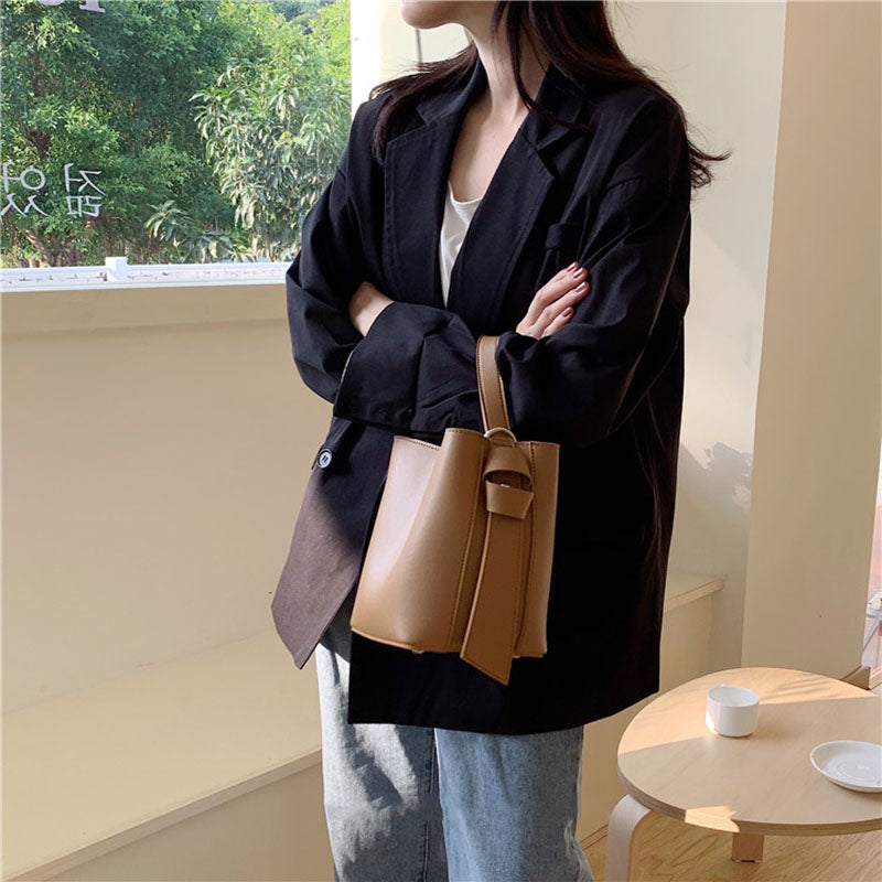 IELGY Cross-body Brown One-shoulder Large capacity Black Women's bag Simple All-match Bucket