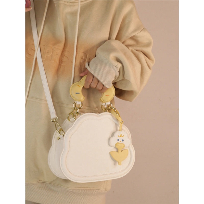 IELGY Niche all-match cream cloud cute messenger women's bag