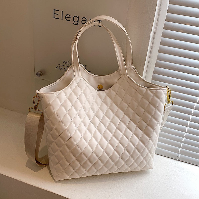 IELGY simple French women's bag diamond large capacity diagonal span