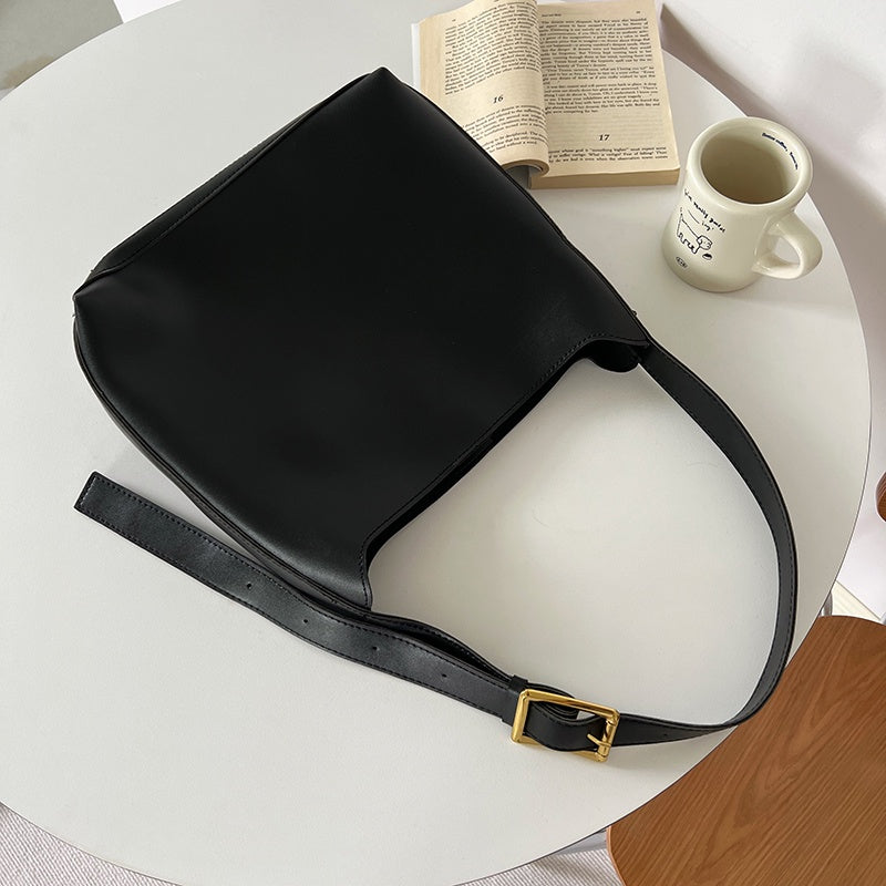 IELGY women's urban simple messenger all match large capacity bag