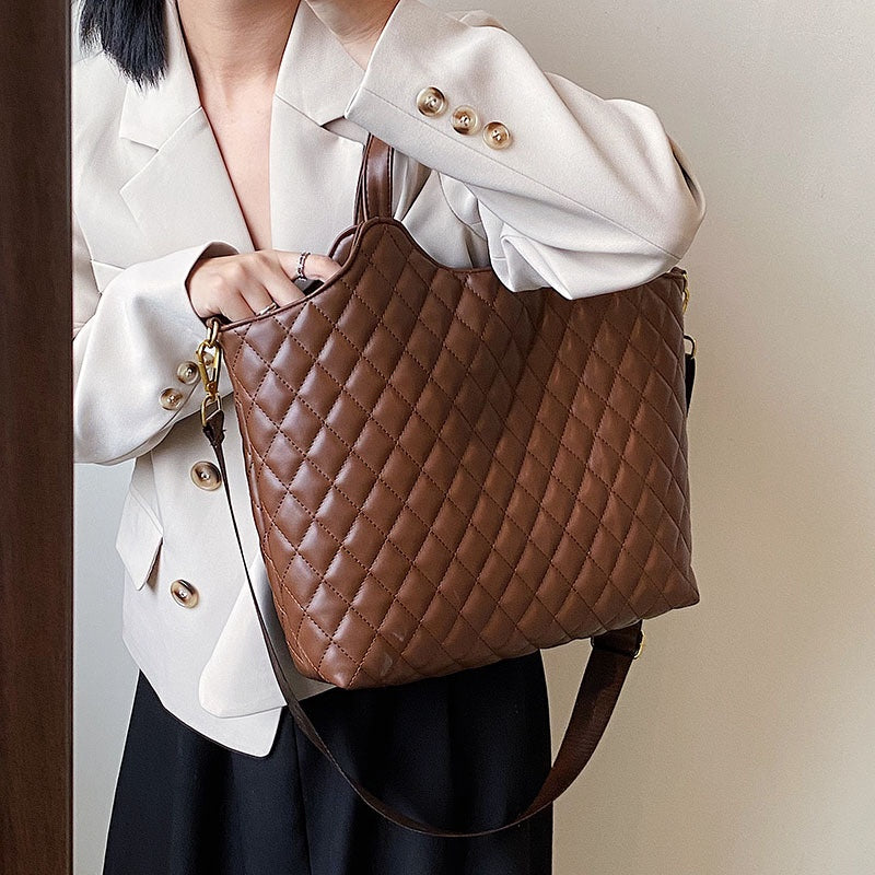 IELGY simple French women's bag diamond large capacity diagonal span