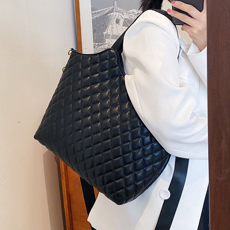 IELGY simple French women's bag diamond large capacity diagonal span