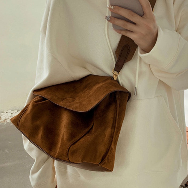 IELGY women's matte suede large capacity all-match college style messenger briefcase
