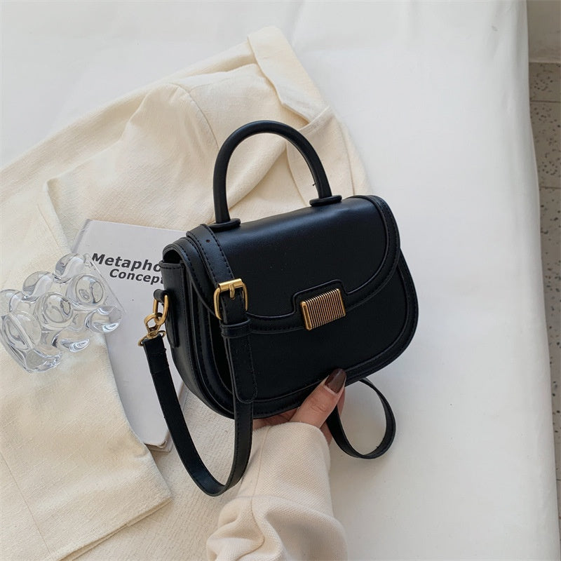 IELGY women's daily casual collocation messenger saddle bag