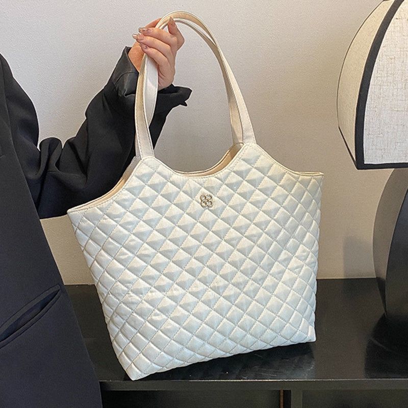 IELGY high-quality large-capacity fashion diamond commuter tote bag for women