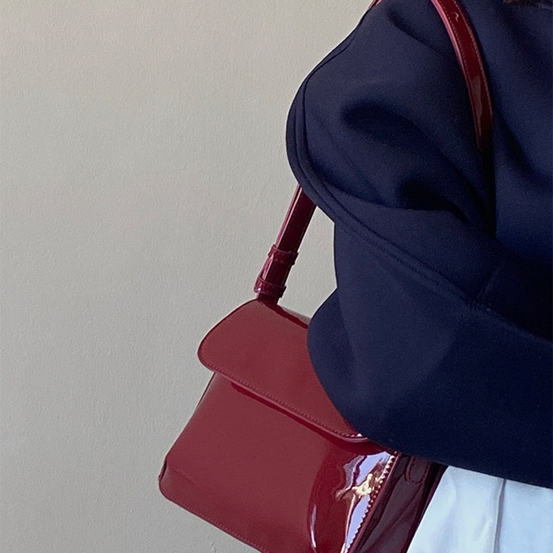 IELGY fashion all-match retro red patent leather shoulder small square bag women