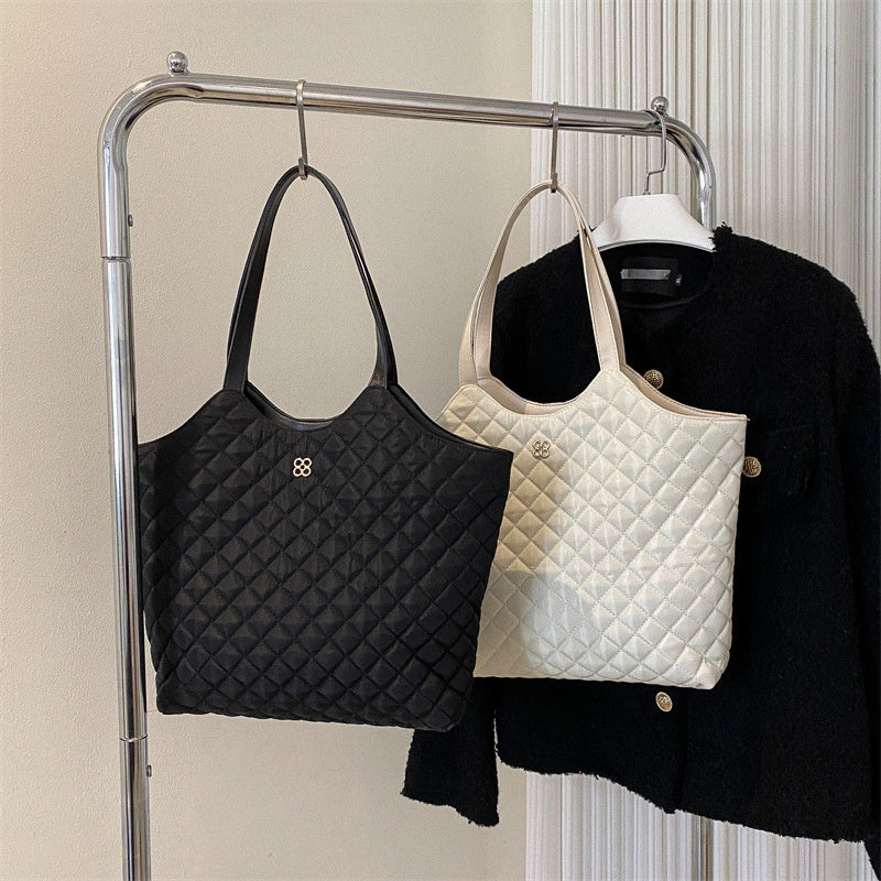 IELGY high-quality large-capacity fashion diamond commuter tote bag for women