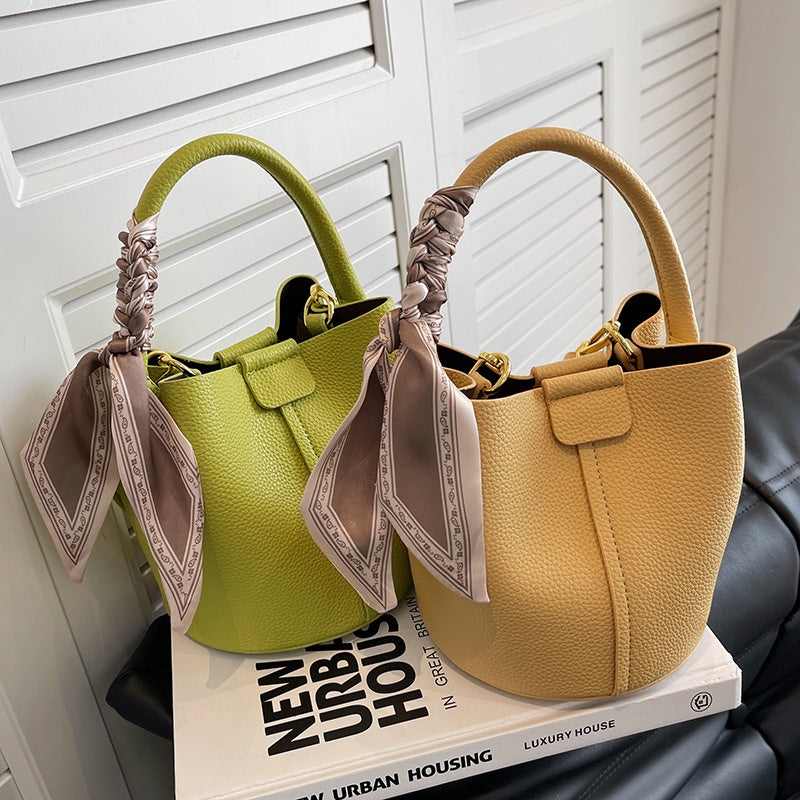 IELGY simple style niche design commuting diagonal bag women