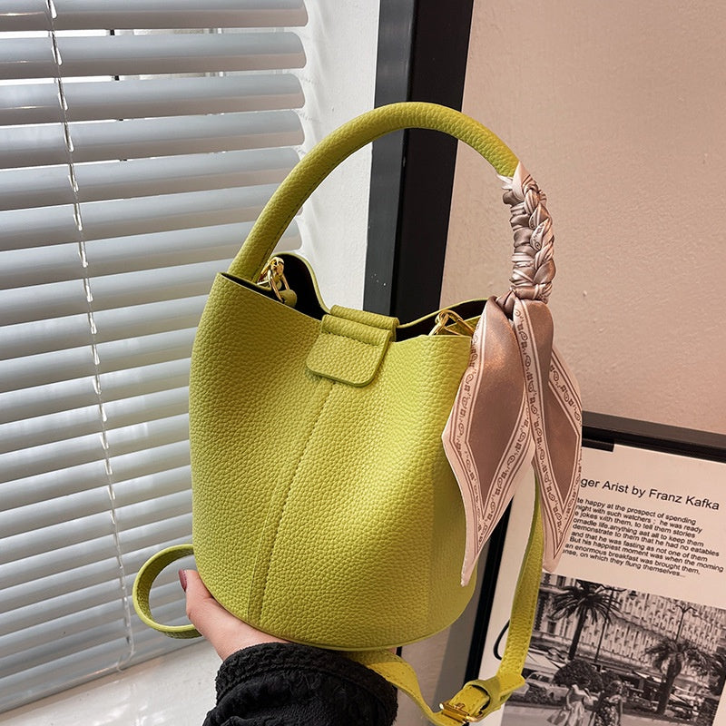 IELGY simple style niche design commuting diagonal bag women