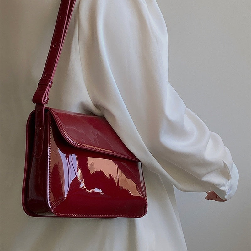 IELGY fashion all-match retro red patent leather shoulder small square bag women