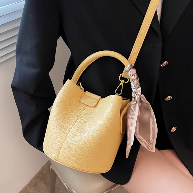 IELGY simple style niche design commuting diagonal bag women