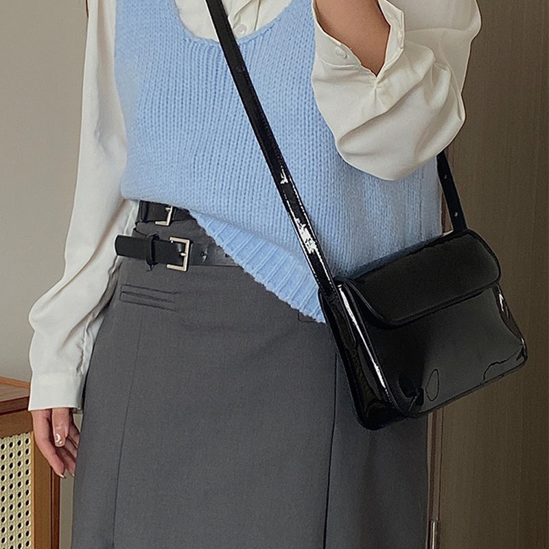 IELGY fashion all-match retro red patent leather shoulder small square bag women