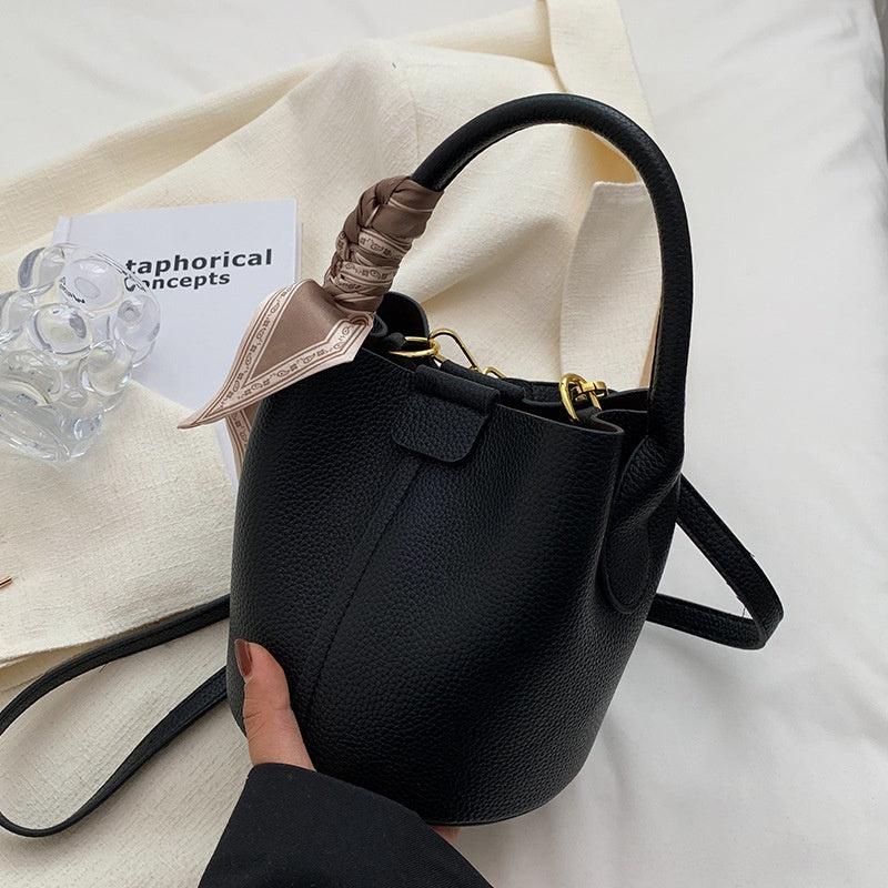 IELGY simple style niche design commuting diagonal bag women